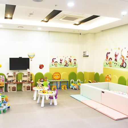 Ramada By Wyndham Yongin Hotel Kültér fotó