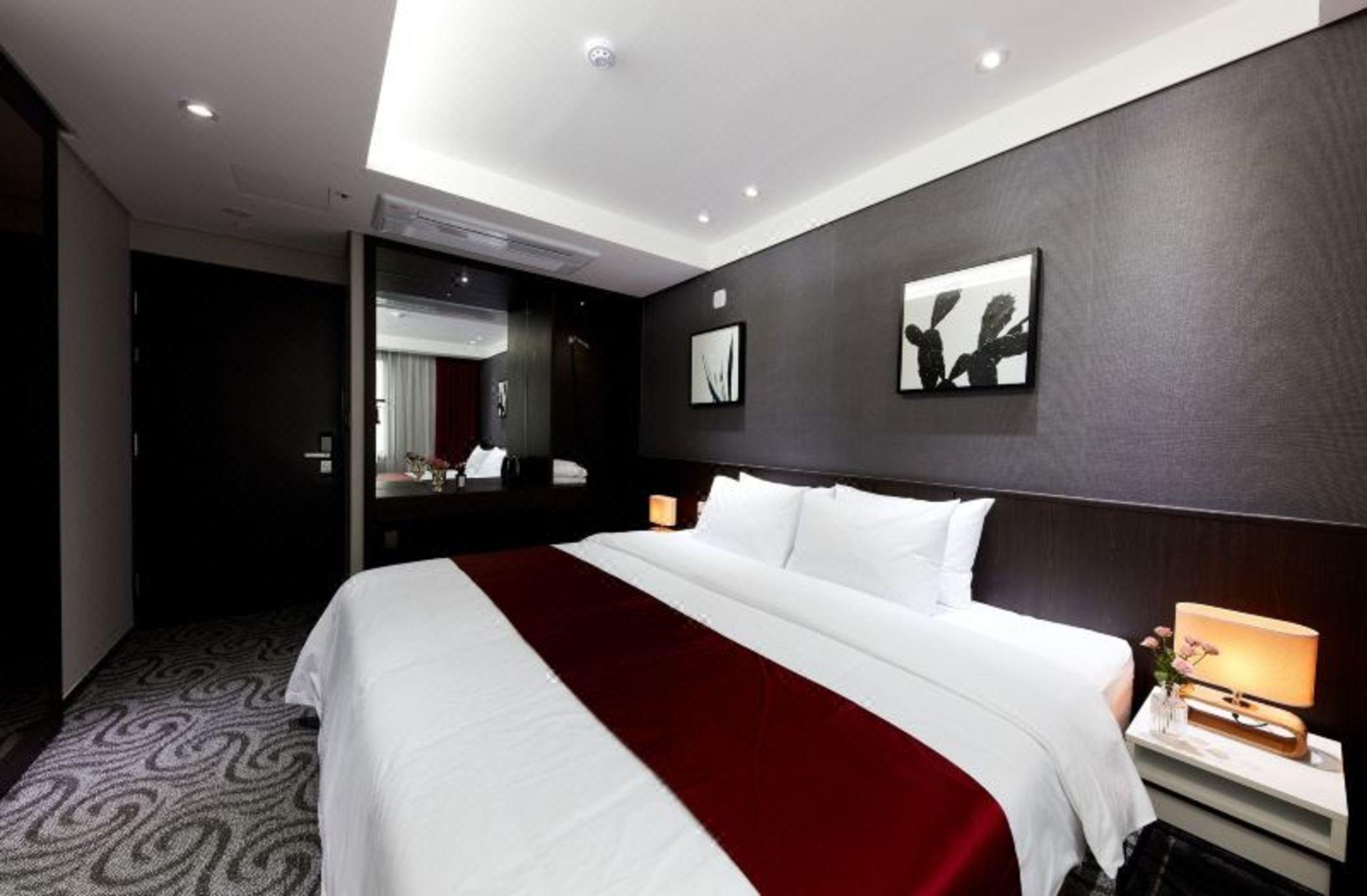 Ramada By Wyndham Yongin Hotel Kültér fotó