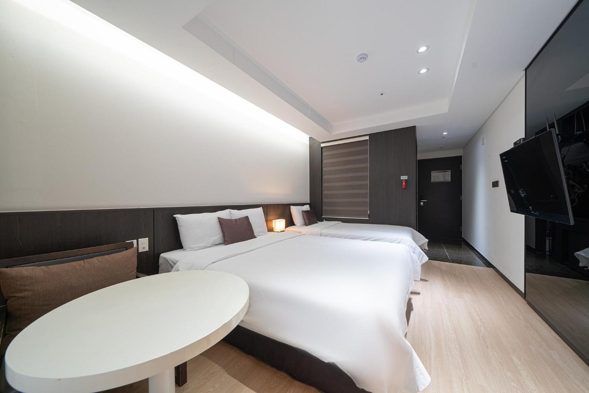 Ramada By Wyndham Yongin Hotel Kültér fotó